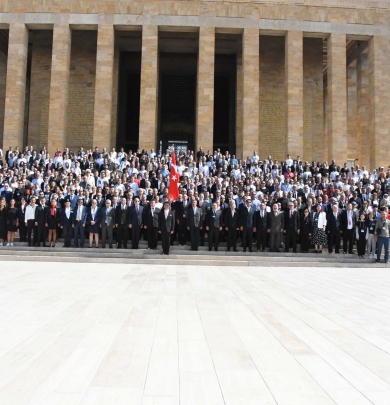 Atabey19 Gençlik Kültür Ocakları Genel Başkanı Hüseyin Hakkı Kahveci'den Anıtkabir'de Devlet Töreni Protokolü ile Anlamlı Ziyaret